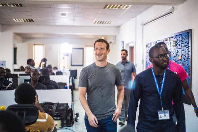 Zuckerberg-walking-with-Seni-and-Nad